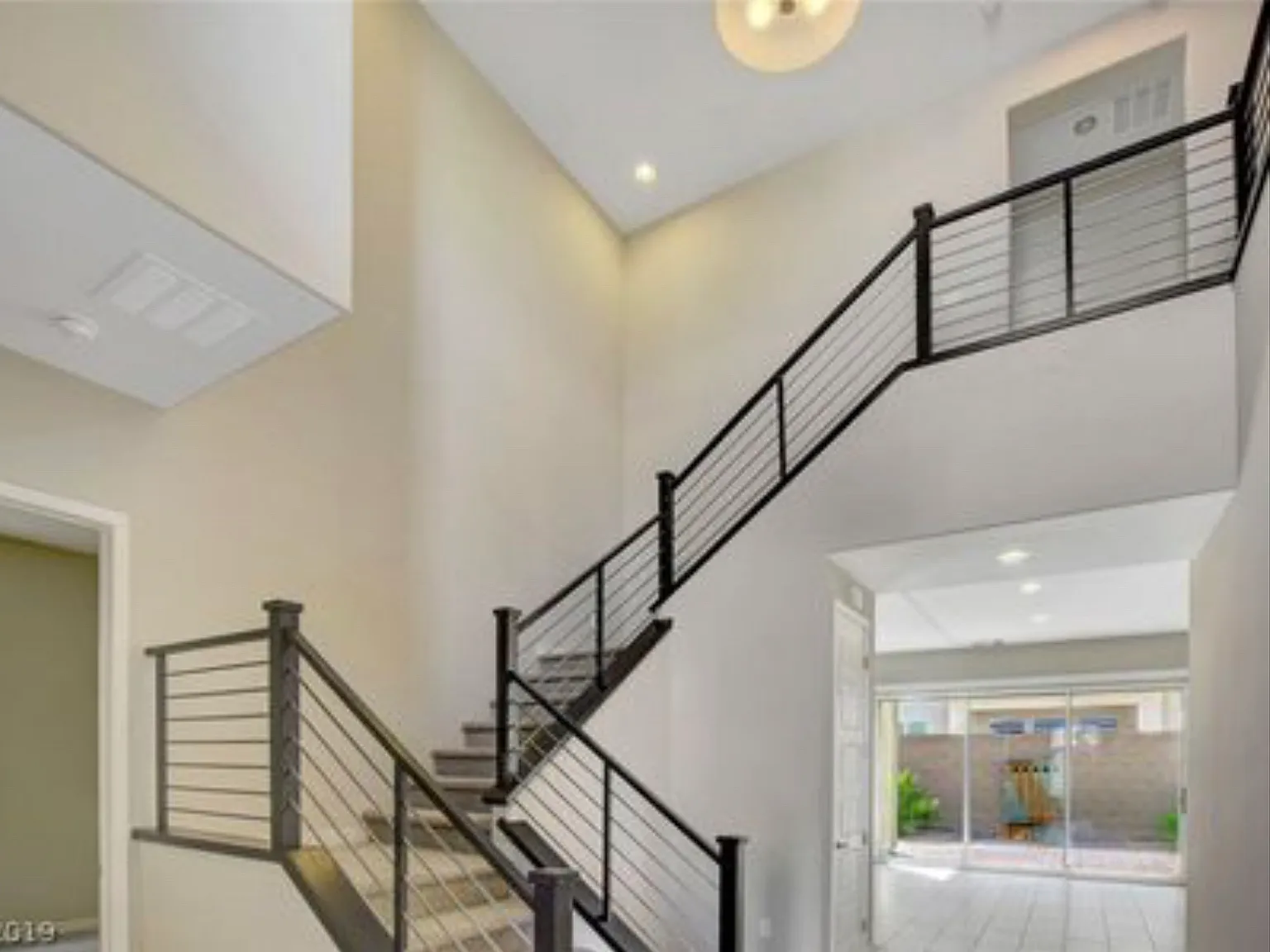4 bed, 3188 sqft, $4,000 — Photo 3