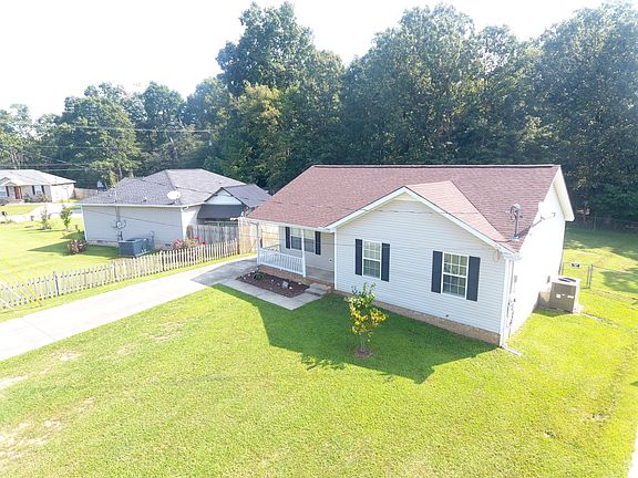 2nd image of 600 Woodhaven Dr