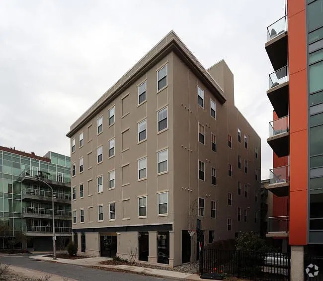 1 bed, 802 sqft, $1,700 — Photo 1