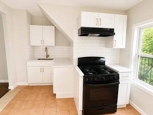 27 Beech St #3 Photo 1