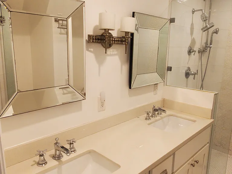 1300 Midvale Ave #309 — Photo 7