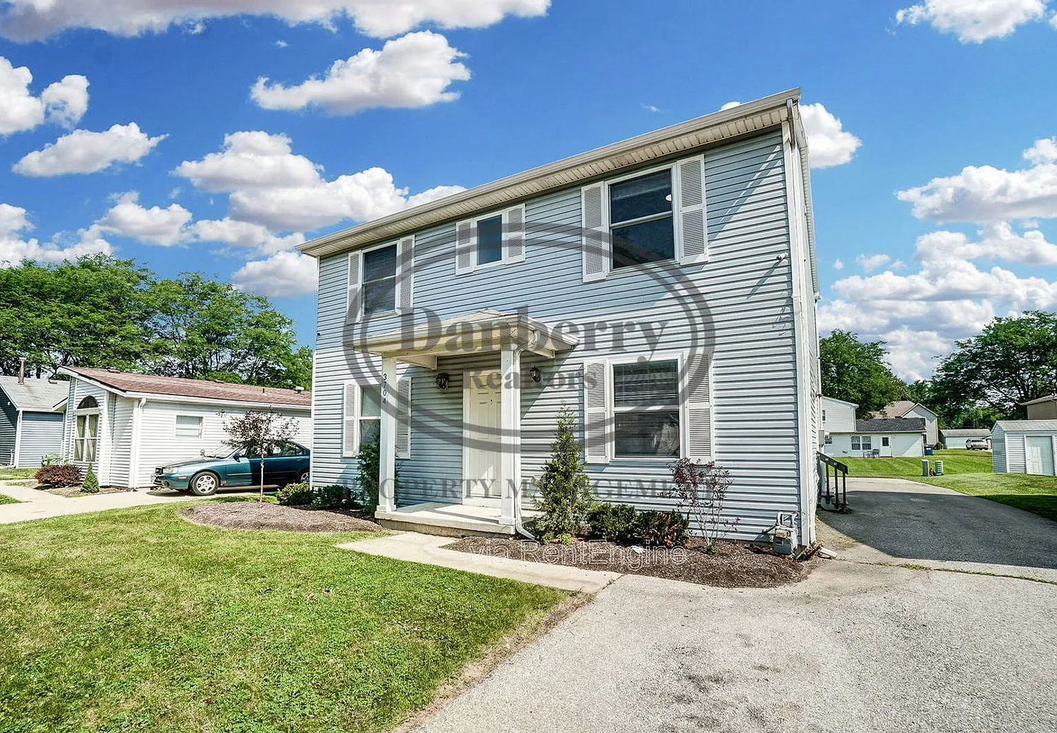 7 bed, 3.0 bath, 1800 sqft, $2,550 — Photo 2
