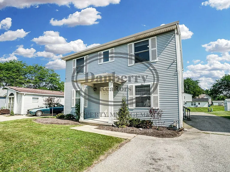 3704 Willow Run Dr — Photo 2