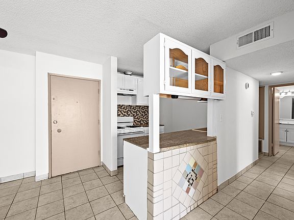 4th image of 18620 Hatteras St Unit 274
