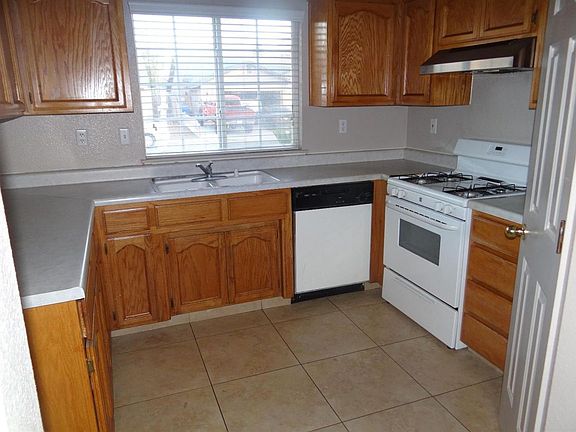 3rd image of 674 Katelyn Ln