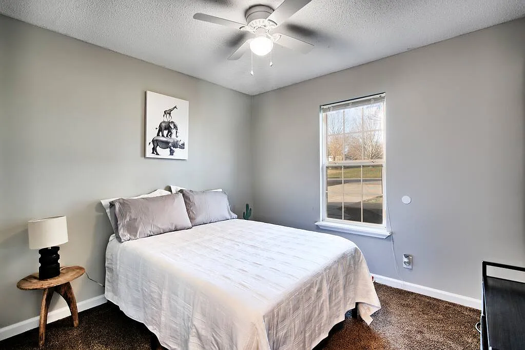 3 bed, $3,367 — Photo 1