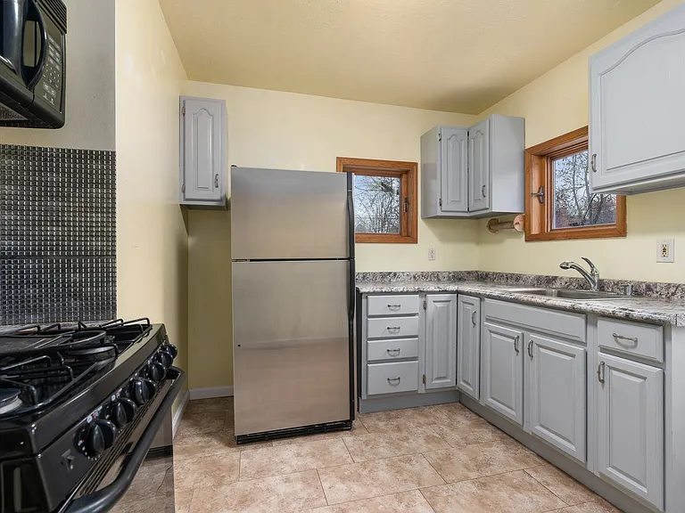 1032 Woodward Ave — Photo 9