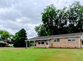 706 Brighton Ave, Muscle Shoals, AL 35661
