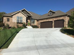 1243 S Rosemoor Dr, Nixa, MO 65714