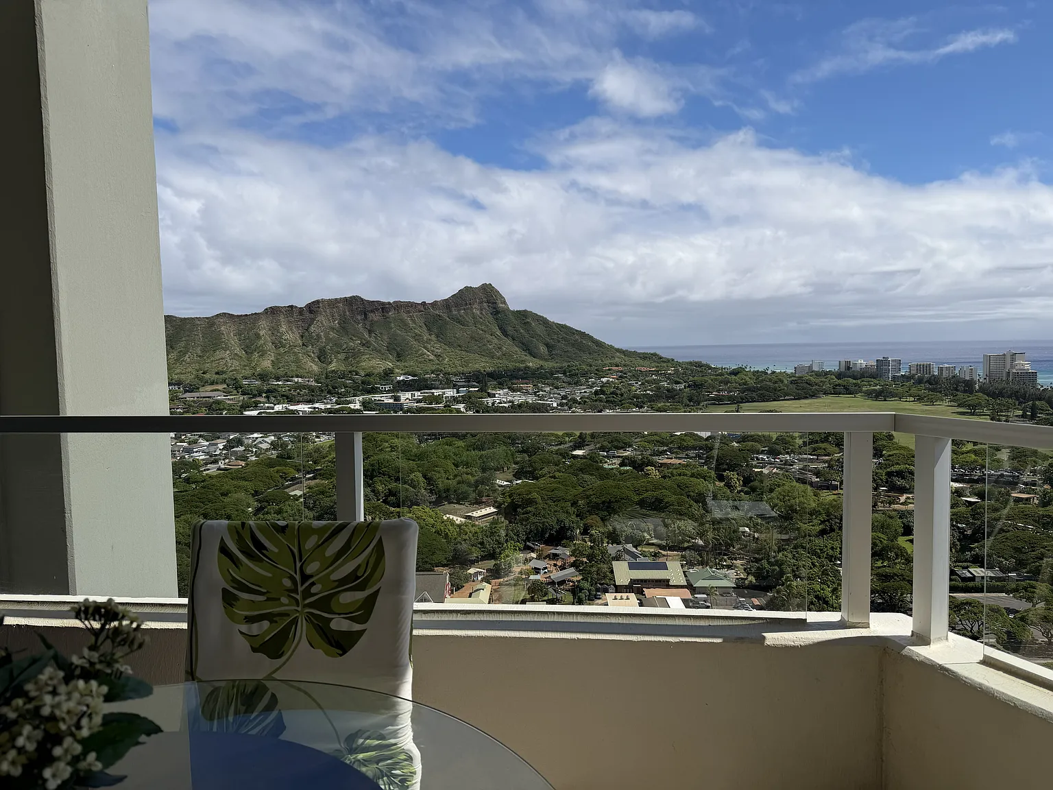 2 bed, 892 sqft, $4,700 — Photo 1