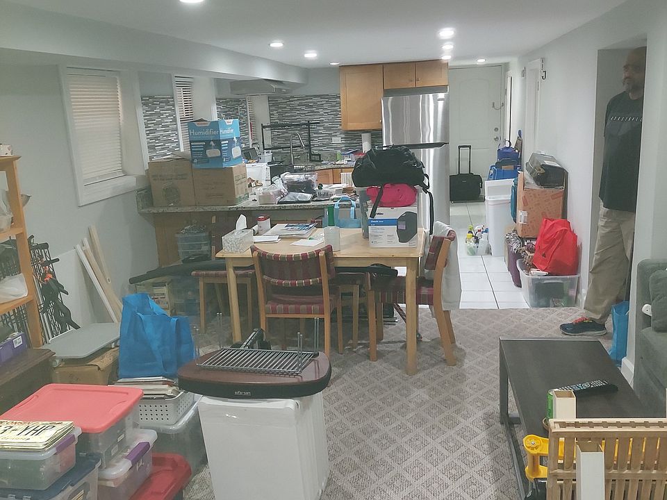 1st image of 3828 N Francisco Ave #G