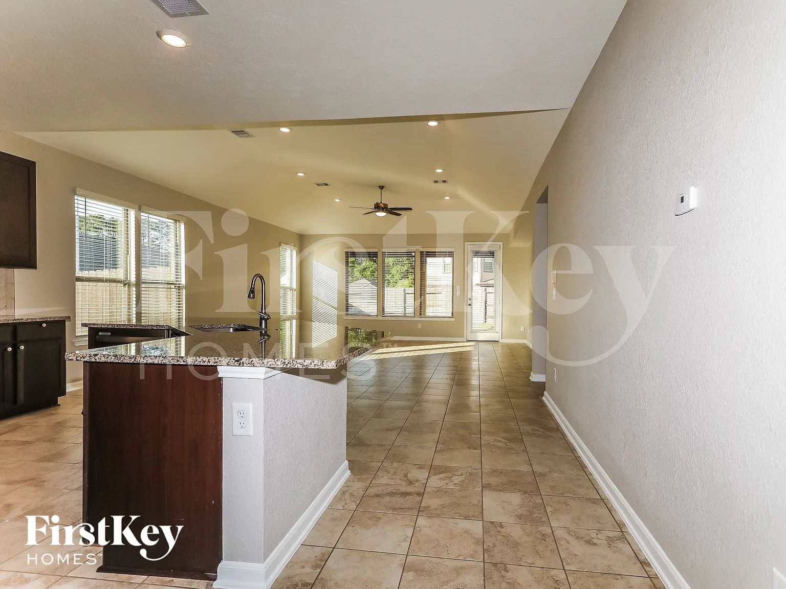3 bed, 2.0 bath, 2144 sqft, $2,560 — Photo 4