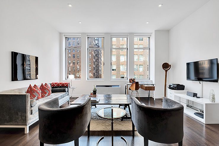 1st image of 252 7th Ave APT 7N