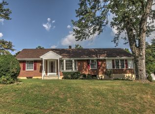 2707 Hollowdale Dr, Roanoke, VA 24018