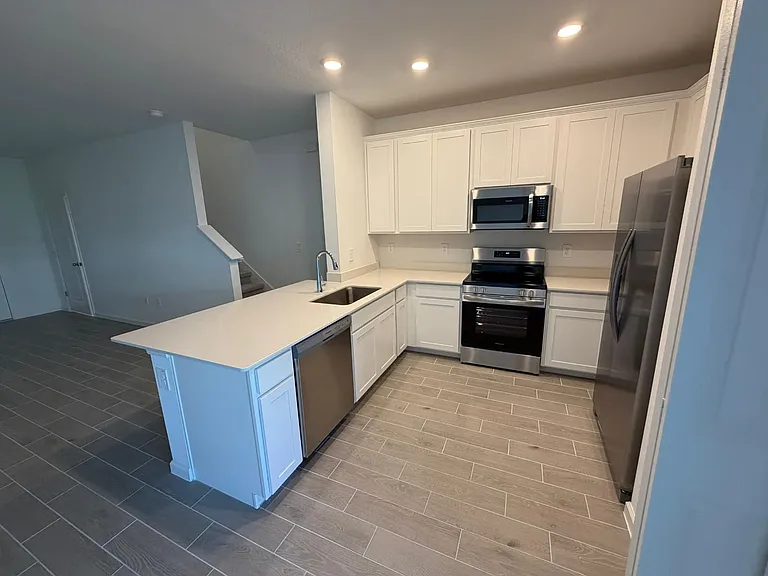 3634 SE 37th Avenue Rd — Photo 2
