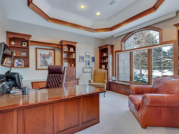 5th image of 1505 Country Club Dr NE