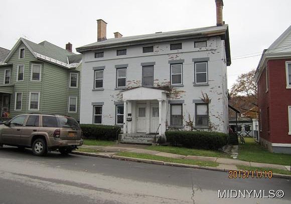 2nd image of 609 Albany St