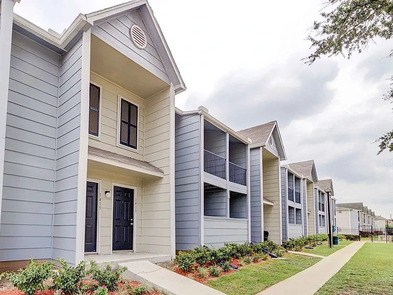 Ashford-Briar-Point-Houston-Outside