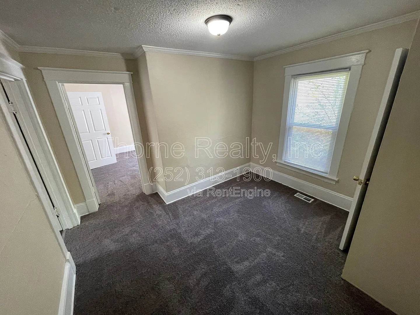 3 bed, 1.0 bath, 1144 sqft, $1,000 — Photo 4