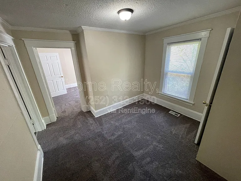 1409 Dogwood Ave — Photo 4
