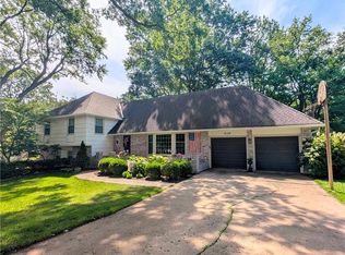 8129 Dearborn Dr, Prairie Village, KS 66208