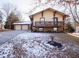 674 Lakewood Dr, Lake Saint Louis, MO 63367