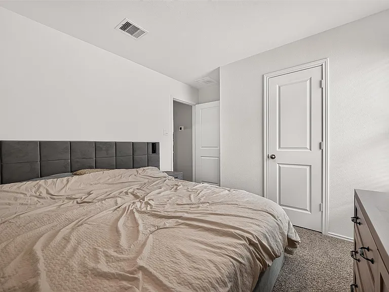 4222 Zeke Estates Ln — Photo 37