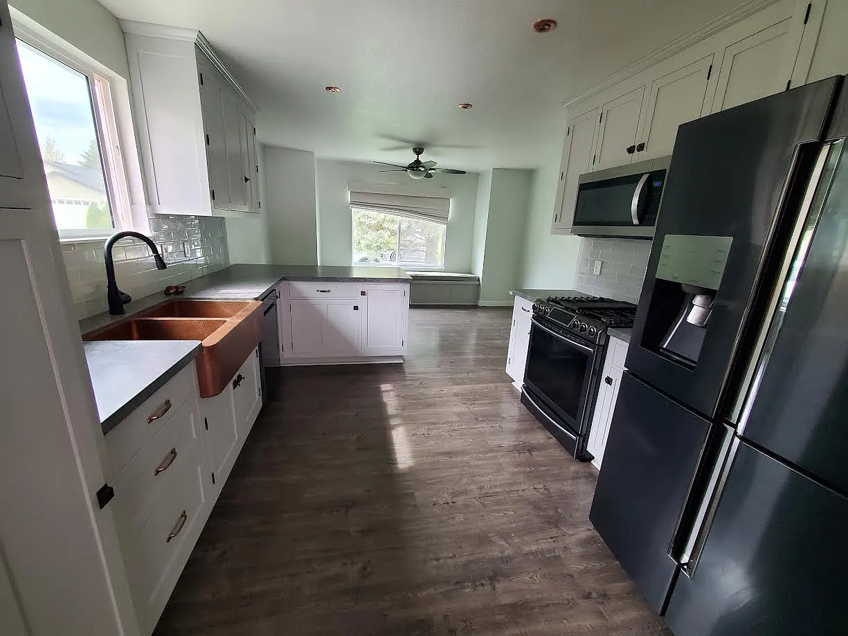 3 bed, 1309 sqft, $2,450 — Photo 2