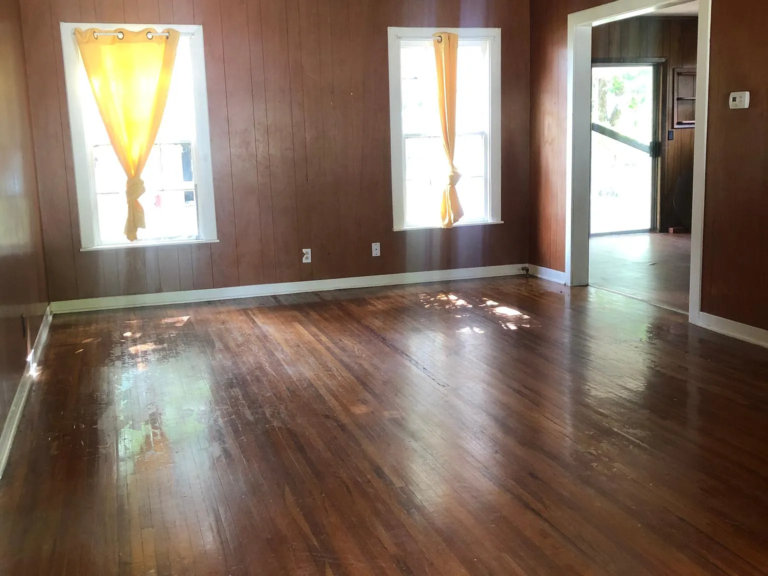 2 bed, 1100 sqft, $1,000 — Photo 2