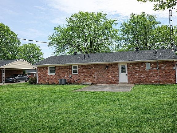 2nd image of 4836 Sturbridge Pl