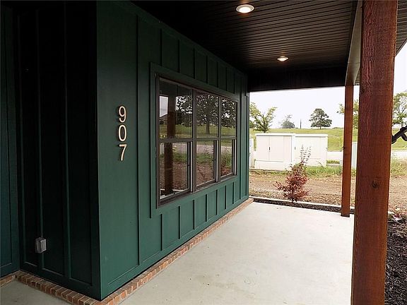 5th image of 907 McKenzie Ave