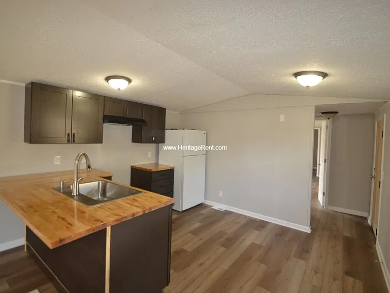 11049-11051 Stephens Rd — Photo 1