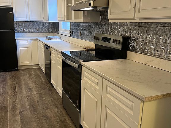 2nd image of 131 Holmes Cir