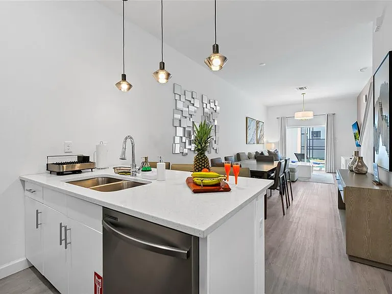 637 Trikomo Dr — Photo 10