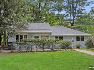 386 Sunset Rd, River Vale, NJ 07675