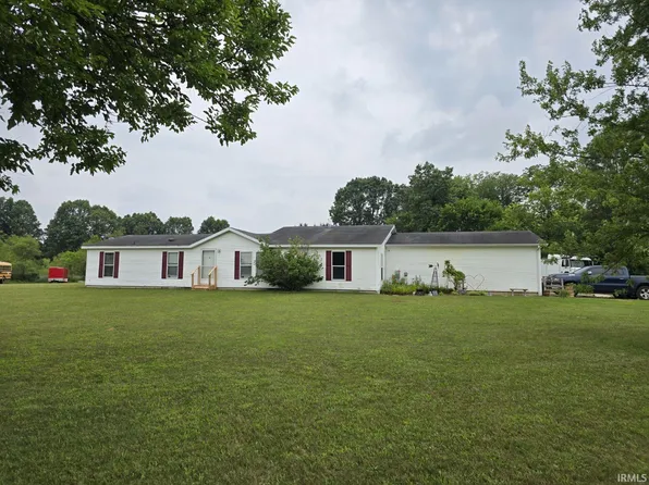 13398 Vistula Dr, Bristol, IN 46507