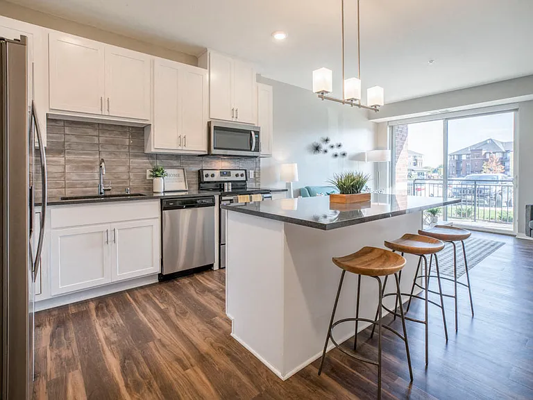 At Ascend at Woodbury, we offer modern interiors with open layouts and stylish finishes throughout your home.