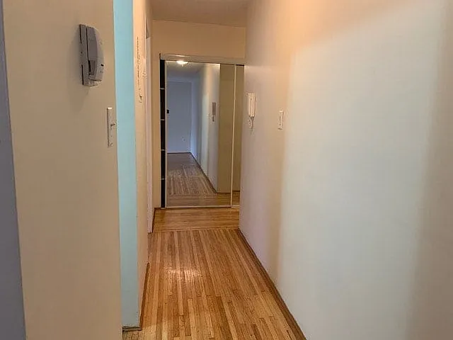 Brooks Manor — Photo 3