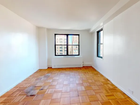 301 East 62nd Street image 6 of 16