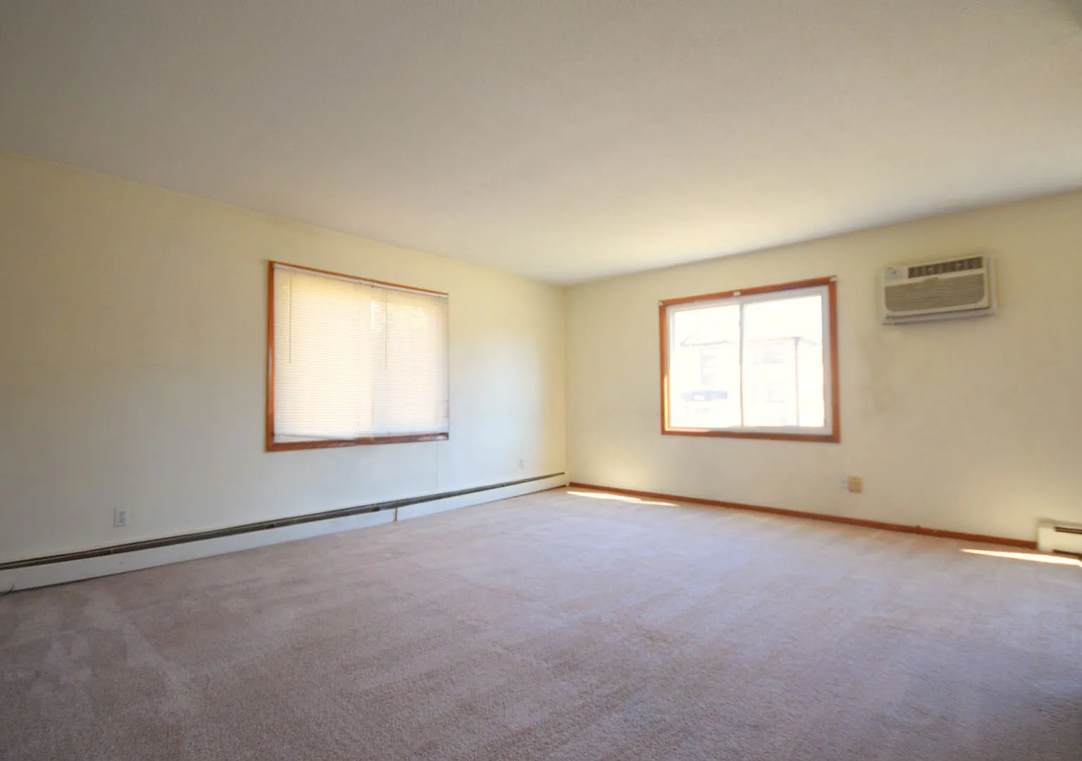 2712 Pillsbury Ave S — Photo 4