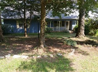 92 Chateau Ln, Fancy Gap, VA 24328