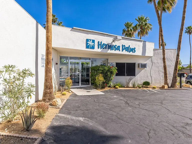 588 E. Mel Avenue - Hermosa Palms — Photo 42