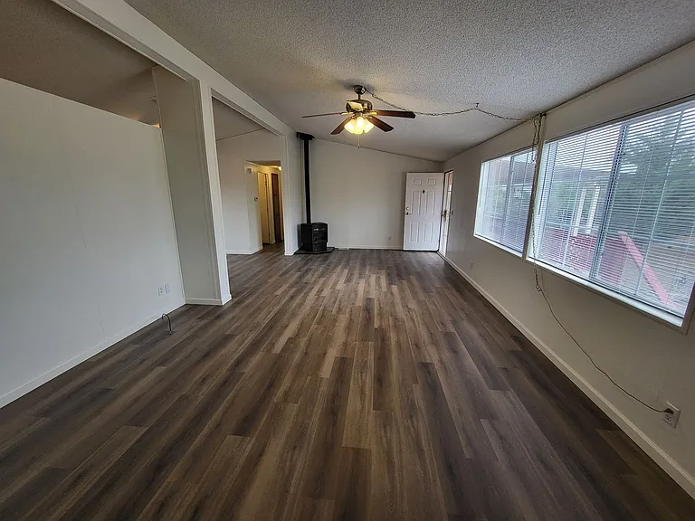 119 Julie Way — Photo 4