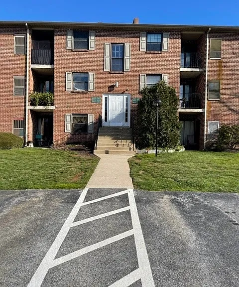 2409 Pond View Dr — Photo 13