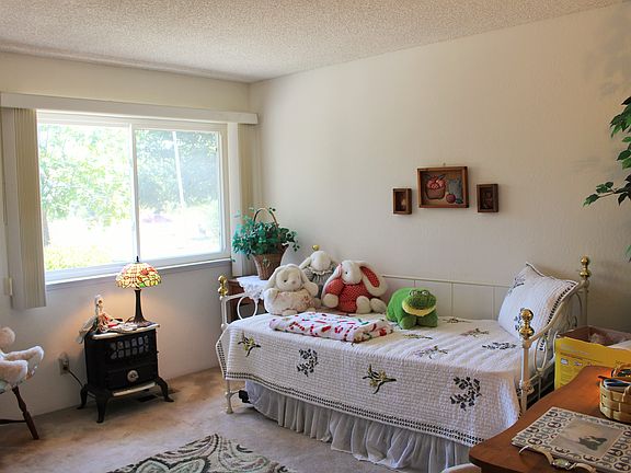 Guest Bedroom 1