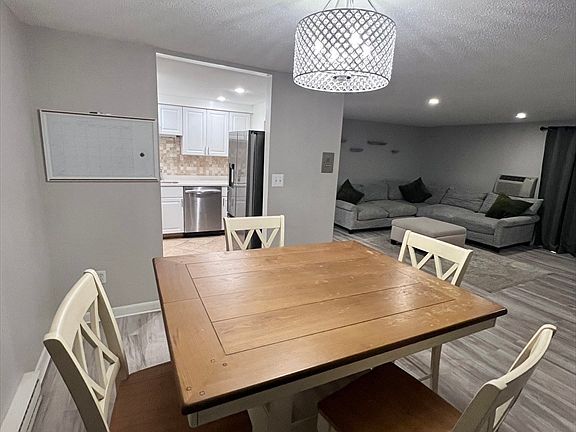 5th image of 11 Royal Crest Dr APT 8