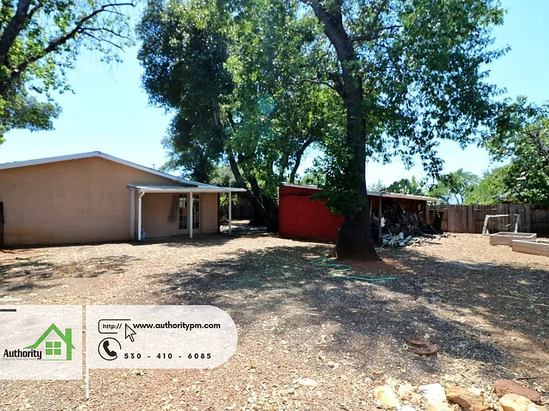 1848 Shady Ln — Photo 29