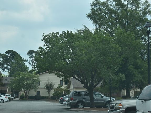 5th image of 107 Longstreet Dr APT 104