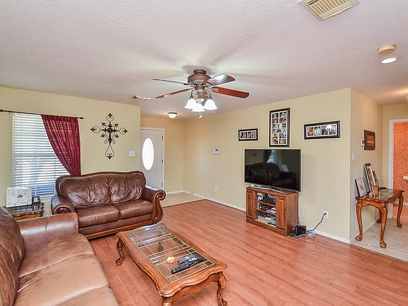 3rd image of 7715 Thicket Trace Ct