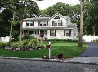 71 Blydenburgh Rd, Centereach, NY 11720